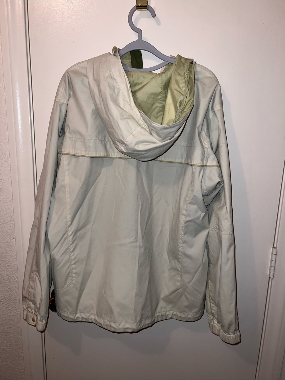 Columbia Cream Hooded Windbreaker with Pale Green Lining - Picture 7 of 7